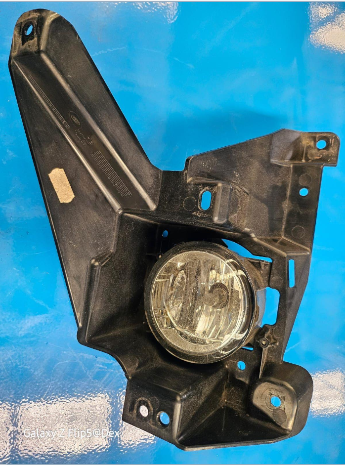 Used Ford, Mondeo Left Indicator/Fog/Side Bumper Foglamp Md 09/14 06/20 2015 – image 1 - All Good Parts