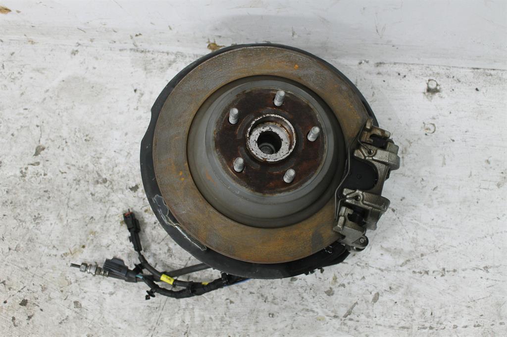 Used Ford, Mondeo Right Rear Hub Assembly Md 09/14 06/20 2016 – image 1 - All Good Parts