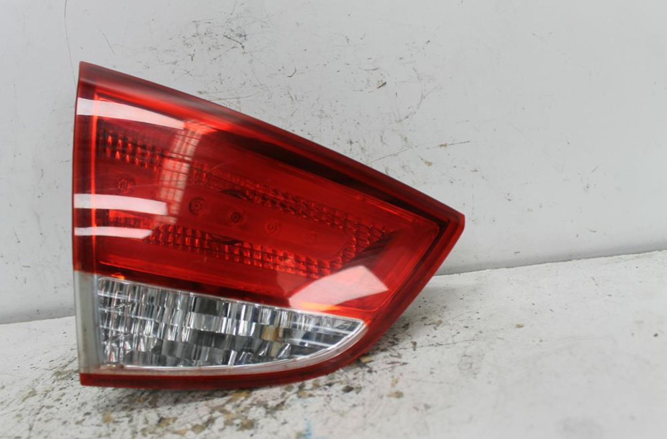 Used Hyundai, IX35 Rear Garnish Tailgate Lamp (Lh Side) Lm Series (Vin Kmhj) 11/09 01/16 2010 – image 1 - All Good Parts