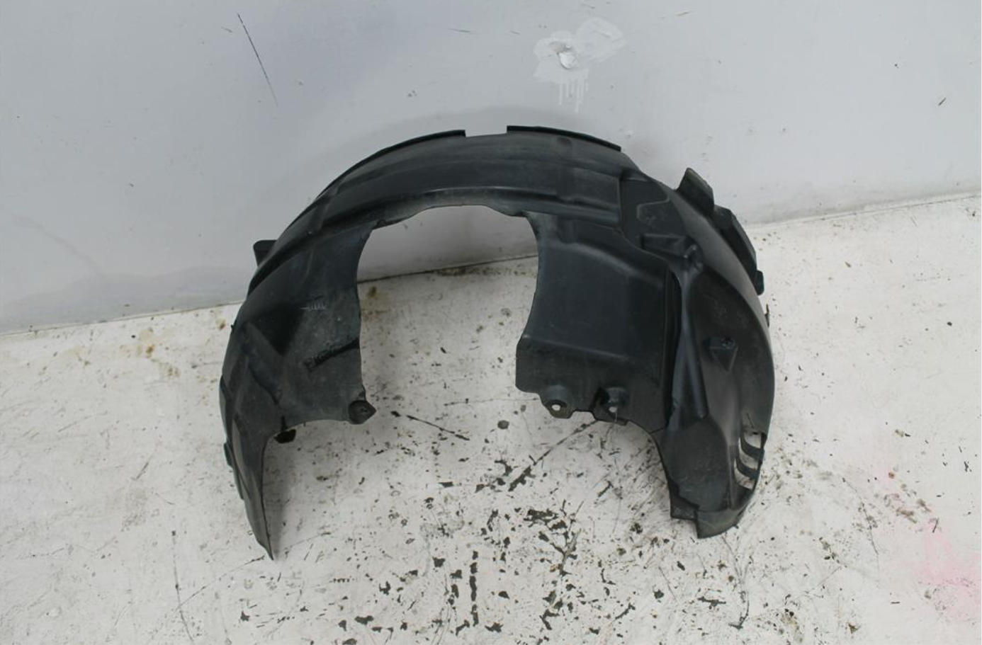 Used Ford, Ecosport Left Guard Liner Bk 11/13 09/17 2013 – image 1 - All Good Parts