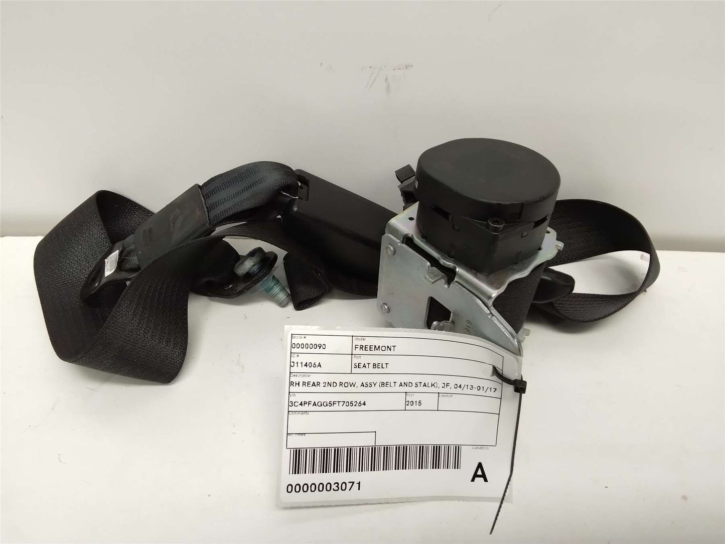 Fiat, Freemont Seat Belt Rh Rear 2Nd Row Assy (Belt And Stalk) Jf 04/13 01/17