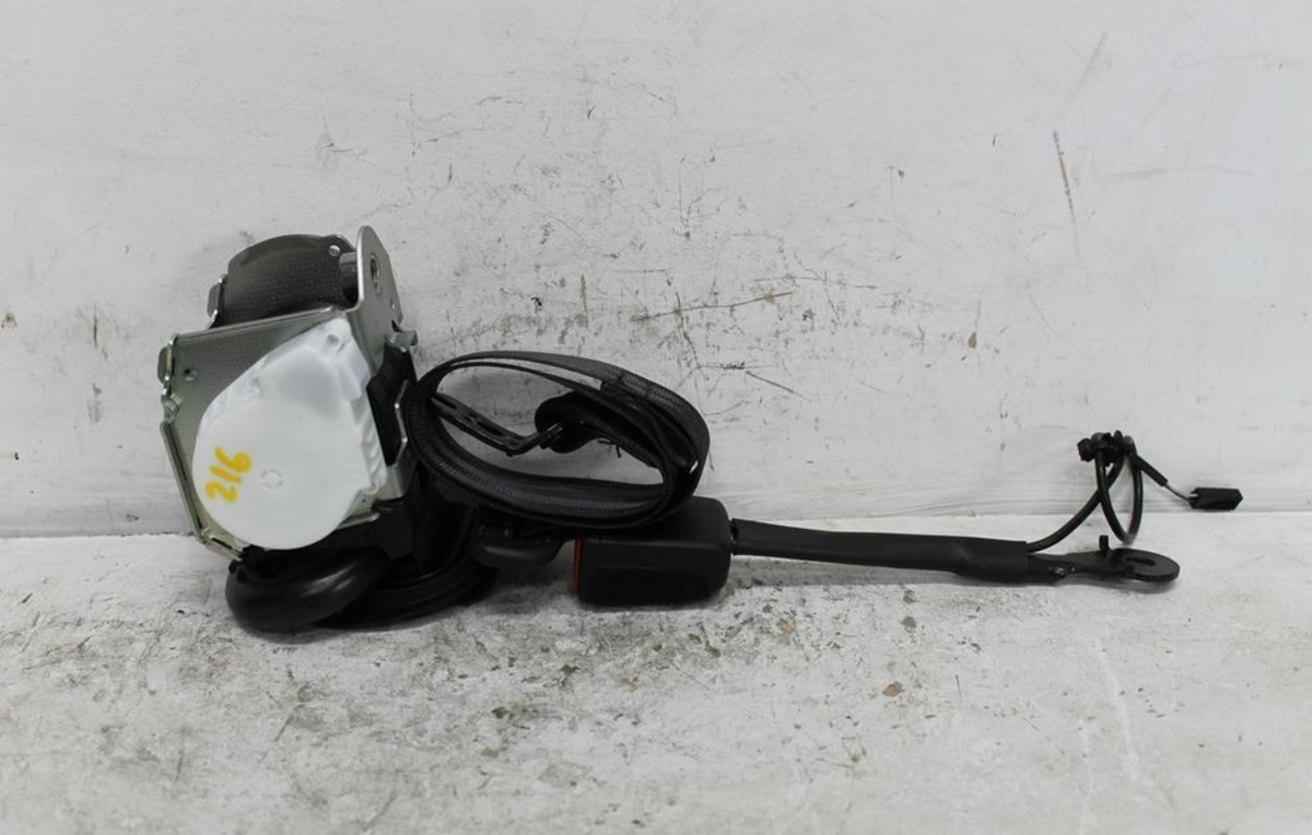Used Skoda, Kamiq Seat Belt Lh Front Assy (Belt And Stalk) Nw 06/20 2020 – image 1 - All Good Parts
