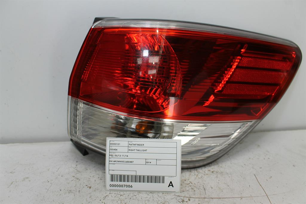 Used Nissan, Pathfinder Right Taillight R52 06/13 11/16 2014 – image 1 - All Good Parts