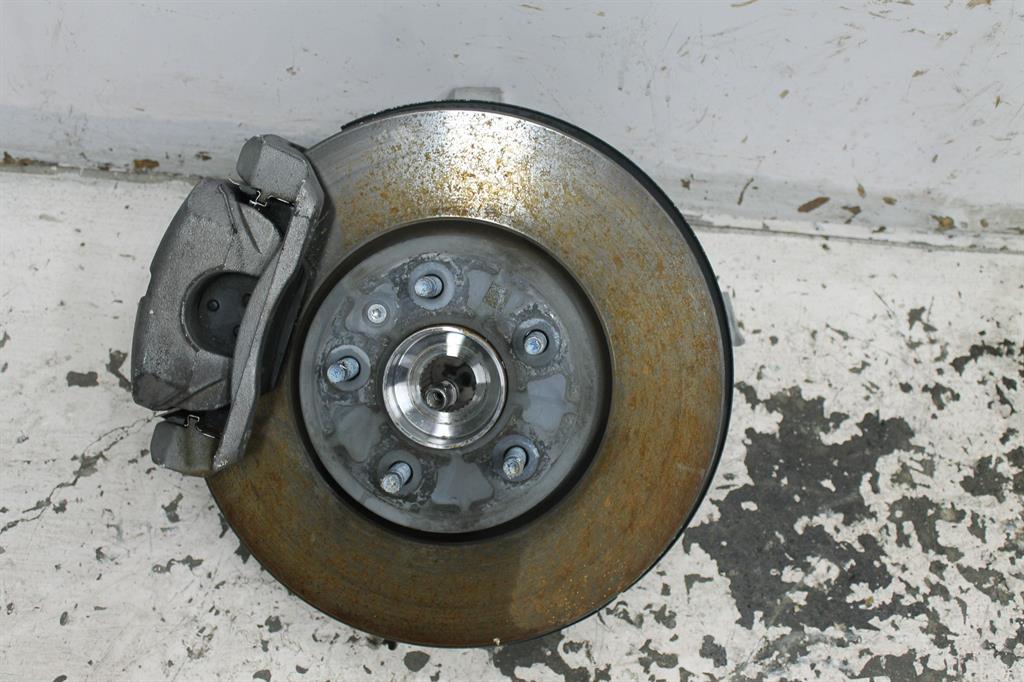 Used Holden, Equinox Left Front Hub Assembly Eq Fwd 1.6 Diesel Auto T/M 09/17 12/20 2019 – image 1 - All Good Parts