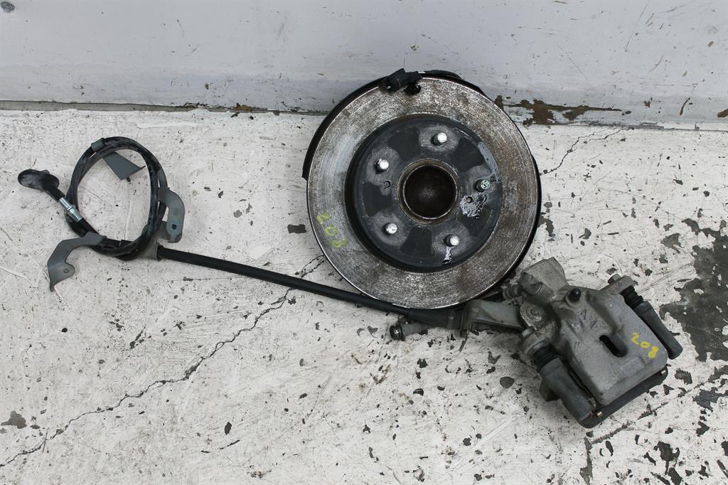 Used Suzuki, Swift Left Rear Hub Assembly Fz 1.6 Petrol Sports 5 Stud 08/10 03/17 2012 – image 1 - All Good Parts