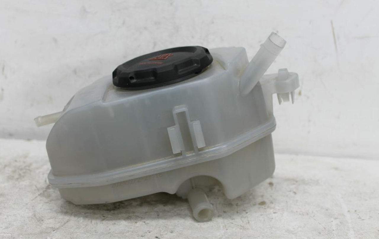 Used Skoda, Kamiq Overflow Bottle Nw 06/20 2020 – image 1 - All Good Parts