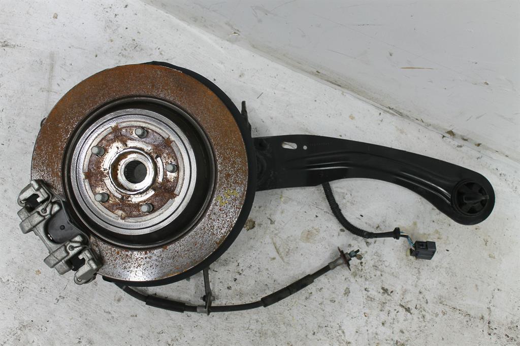 Used Ford, Escape Left Rear Hub Assembly Zg 09/16 05/20 2018 – image 1 - All Good Parts