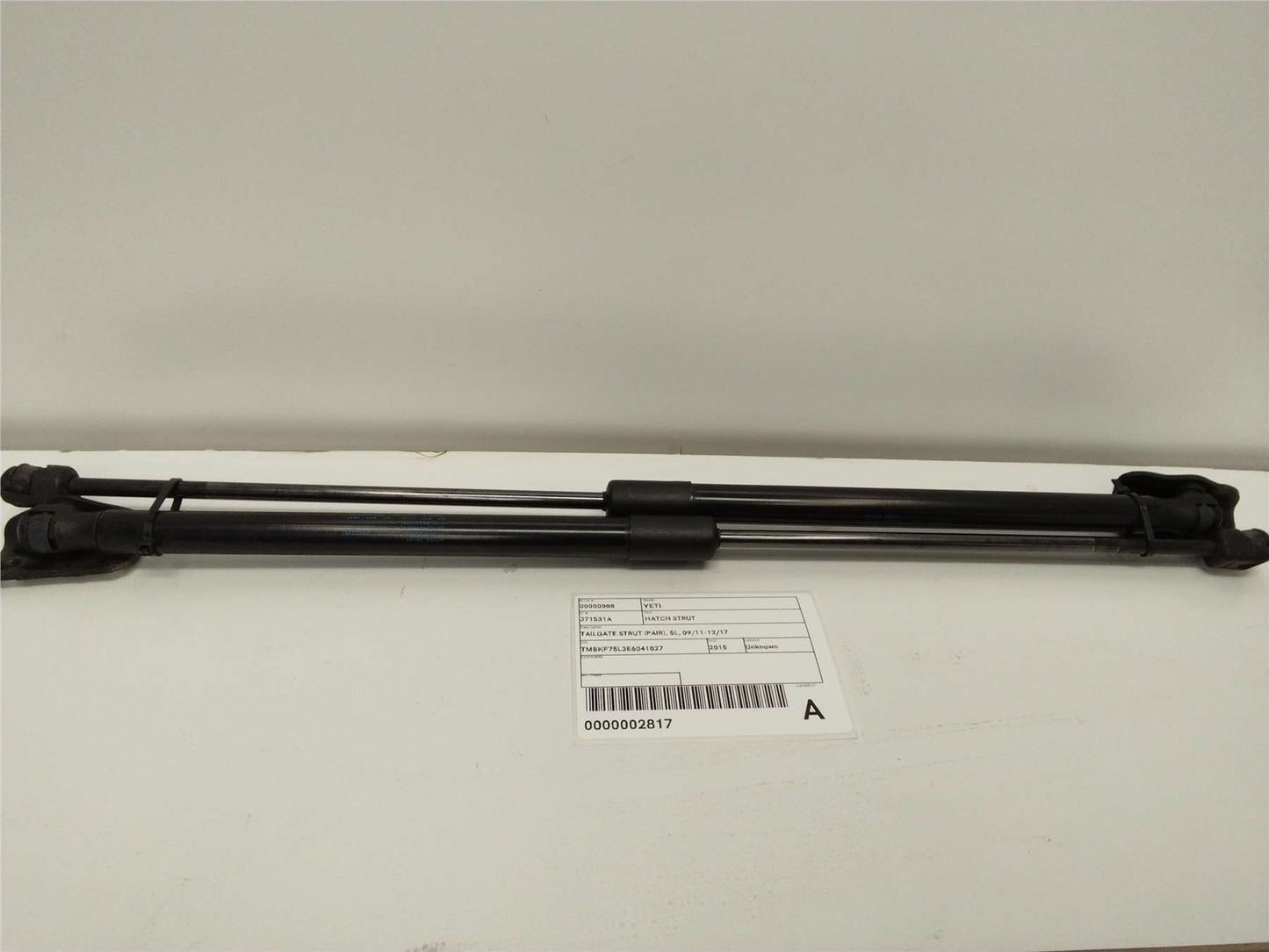 Used Skoda, Yeti Hatch Strut Tailgate Strut (Pair) 5L 09/11 12/17 2014 – image 1 - All Good Parts