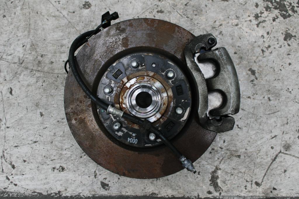 Used Mitsubishi, Triton Left Front Hub Assembly Mr 4Wd Abs Type 320Mm Disc (Twin Piston Caliper Type) 11/18 10/23 2021 – image 1 - All Good Parts