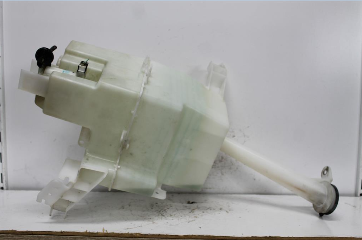 Used Nissan, Xtrail Washer Bottle T31 W/ H/Lamp Washer Type 09/07 12/13 2011 – image 1 - All Good Parts
