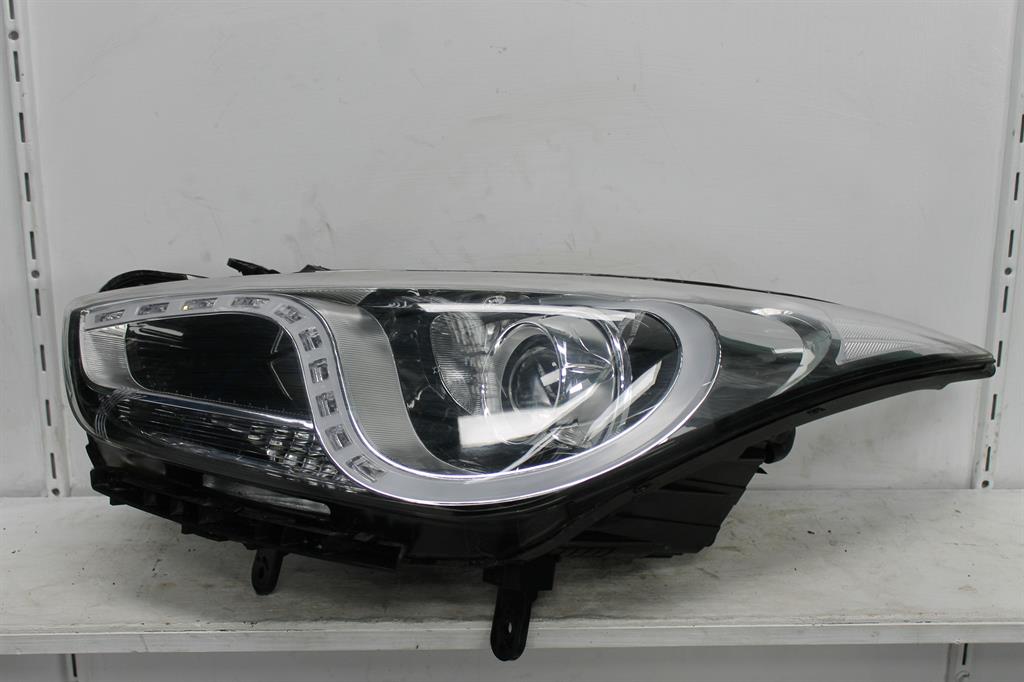 Used Hyundai, I40 Left Headlamp Vf Halogen 09/11 05/15 2013 – image 1 - All Good Parts