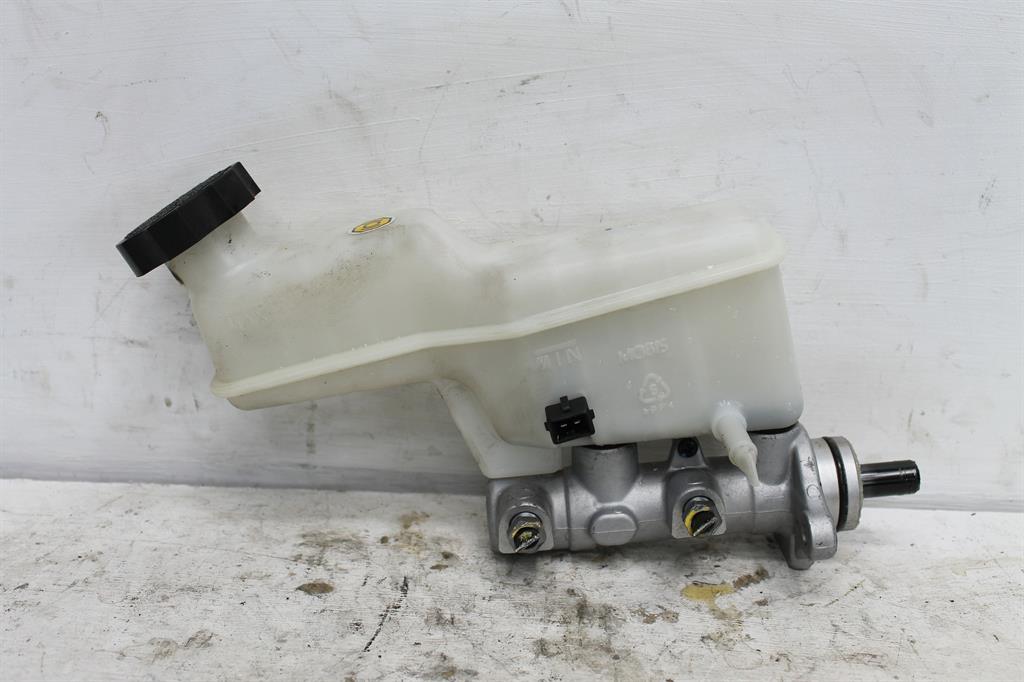 Used Hyundai, IX35 Master Cylinder Lm Series 11/09 01/16 2010 – image 1 - All Good Parts