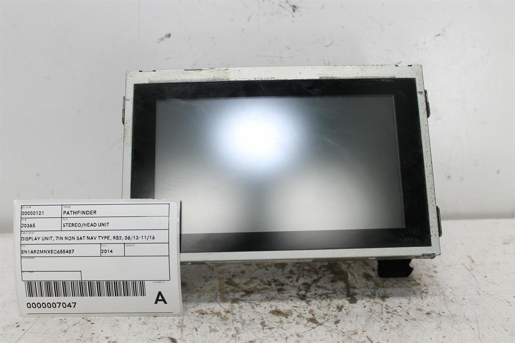 Nissan, Pathfinder Stereo/Head Unit Display Unit 7In Non Sat Nav Type R52 06/13 11/16