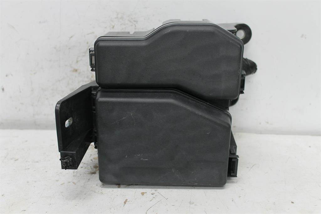 Used Mazda, CX9 Fuse Box 12/07 2009 – image 1 - All Good Parts