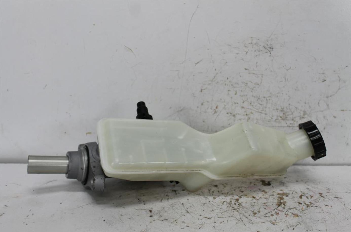 Used Ford, Ecosport Master Cylinder Bk Bl 11/13 01/20 2013 – image 1 - All Good Parts