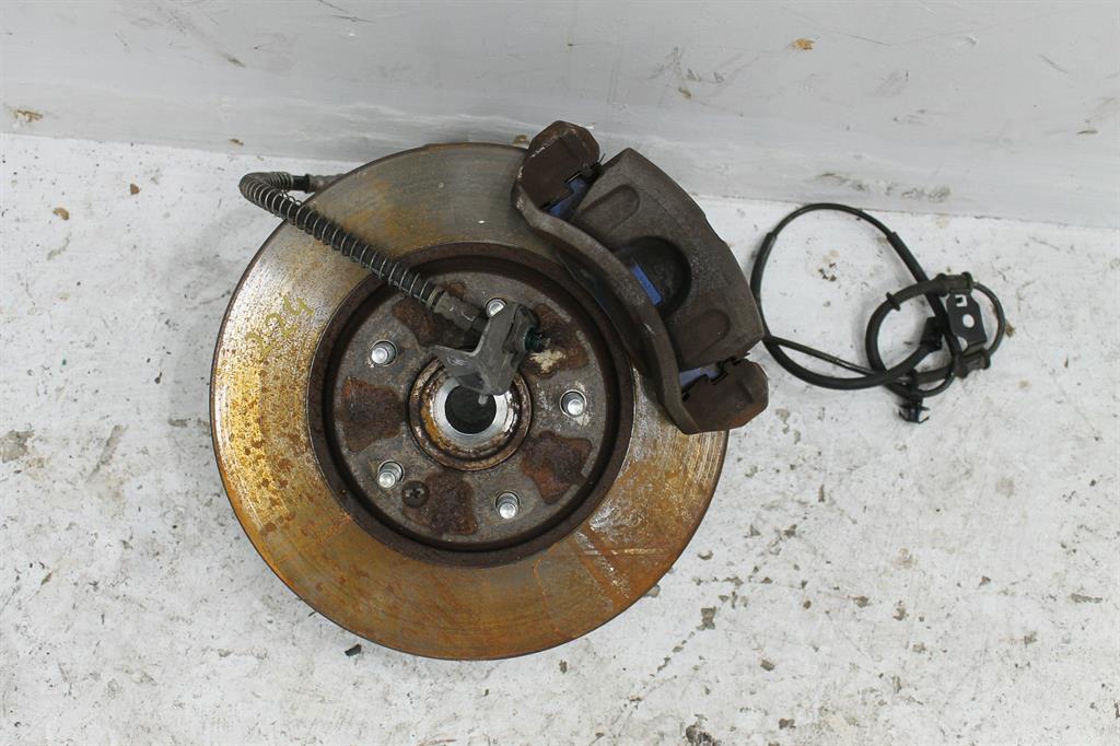 Used Hyundai, I40 Left Front Hub Assembly Vf 09/11 05/15 2013 – image 1 - All Good Parts