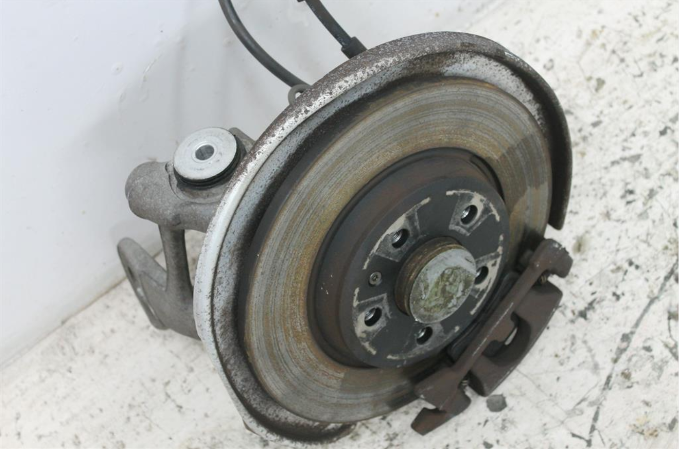 Used Audi, A4 Right Rear Hub Assembly B8 8K Fwd 02/08 01/16 2012 – image 1 - All Good Parts