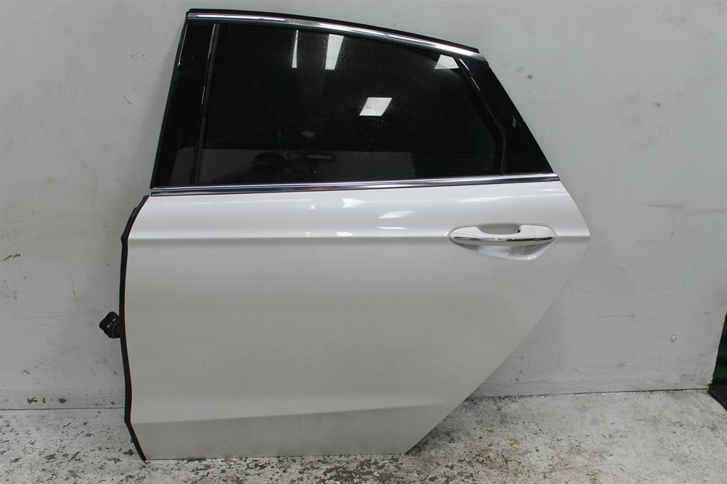 Used Ford, Mondeo Left Rear Door Md Hatch 09/14 06/20 2016 – image 1 - All Good Parts