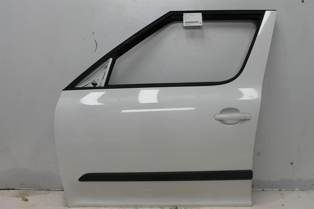 Used Skoda, Yeti Left Front Door 5L 09/11 12/17 2011 – image 1 - All Good Parts