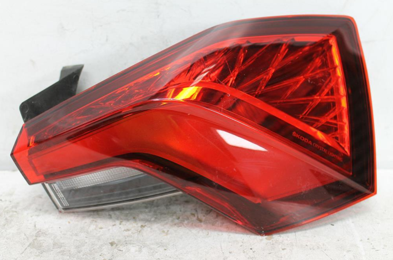 Used Skoda, Kamiq Right Taillight Nw In Body Led Type 06/20 2020 – image 1 - All Good Parts