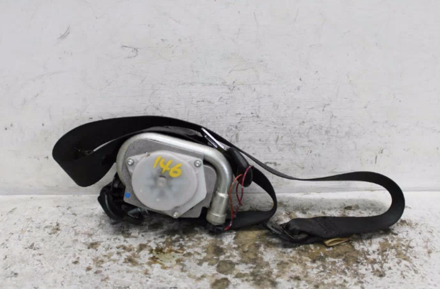 Used Mitsubishi, Triton Seat Belt Lh Front Seat Belt Only Single Cab Mn 08/09 04/15 2011 – image 1 - All Good Parts
