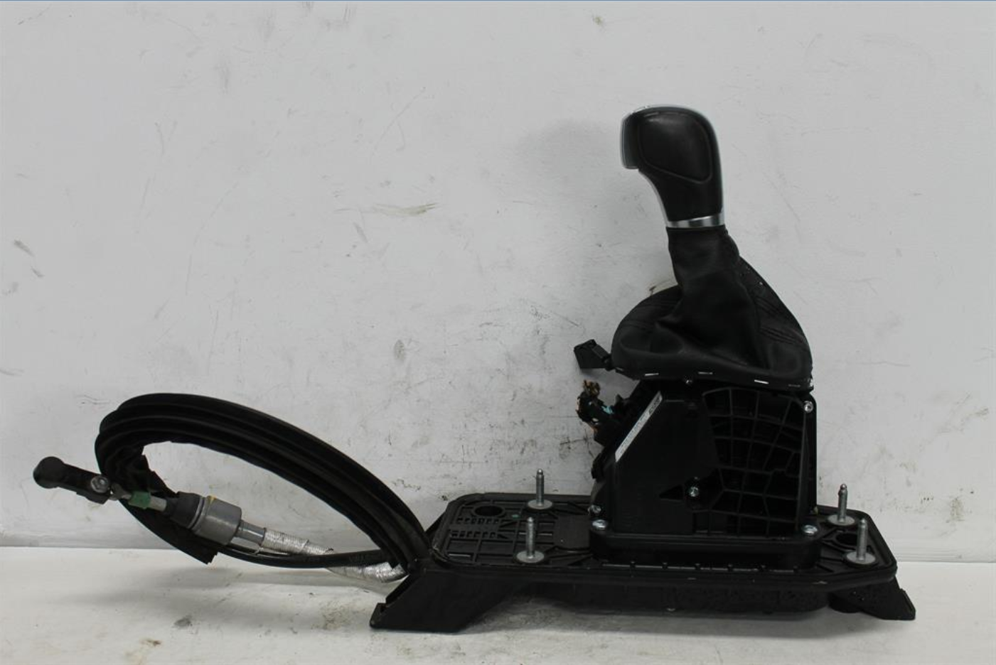 Used Volkswagen, Jetta Gear Stick/Shifter 1B Auto Petrol 1.4 Turbo/Scharged 01/09 12/17 2013 – image 1 - All Good Parts
