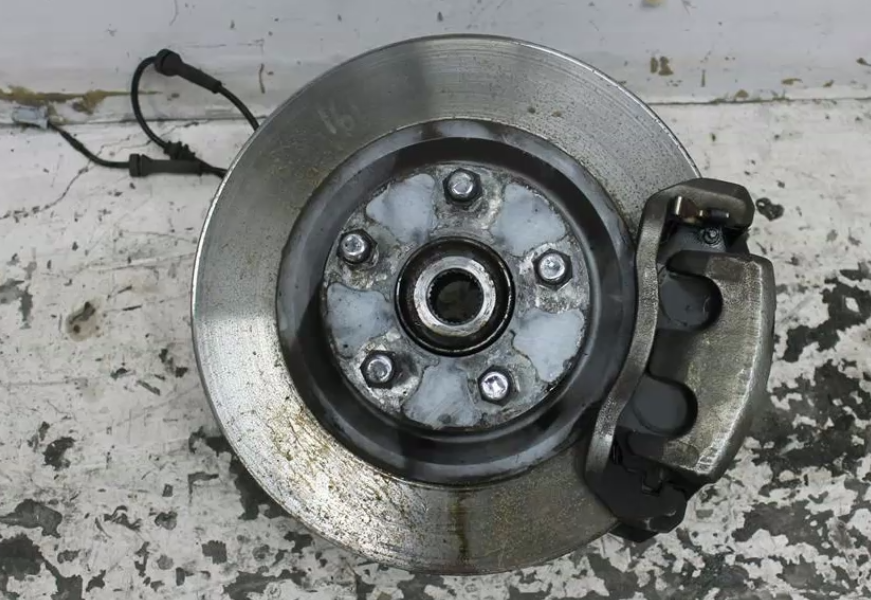 Used Renault, Koleos Right Front Hub Assembly H45 09/08 04/16 2014 – image 1 - All Good Parts
