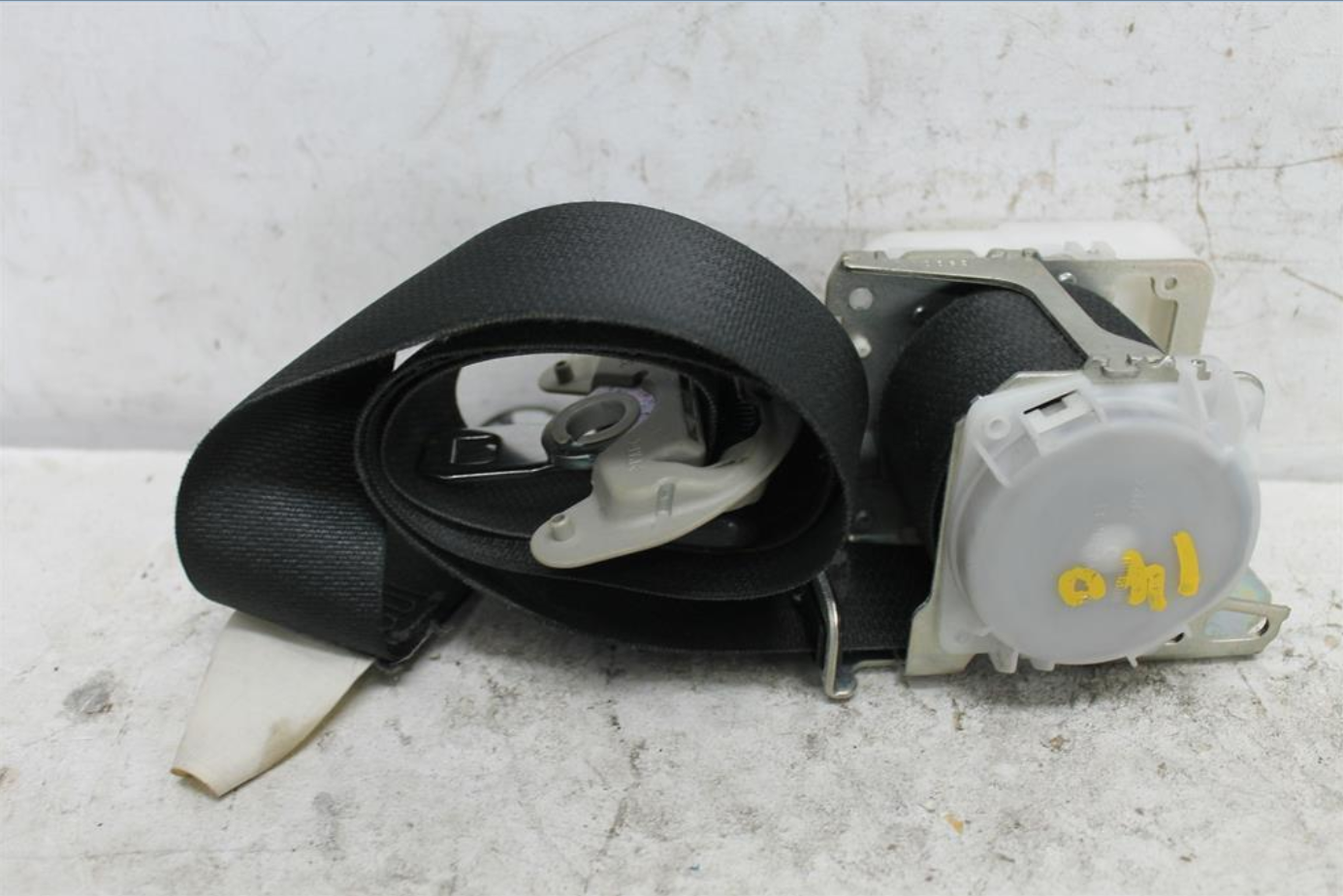 Used Toyota, Corolla Seat Belt Rh Front Seat Belt Only Zre182R Hatch 10/12 06/18 2013 – image 1 - All Good Parts
