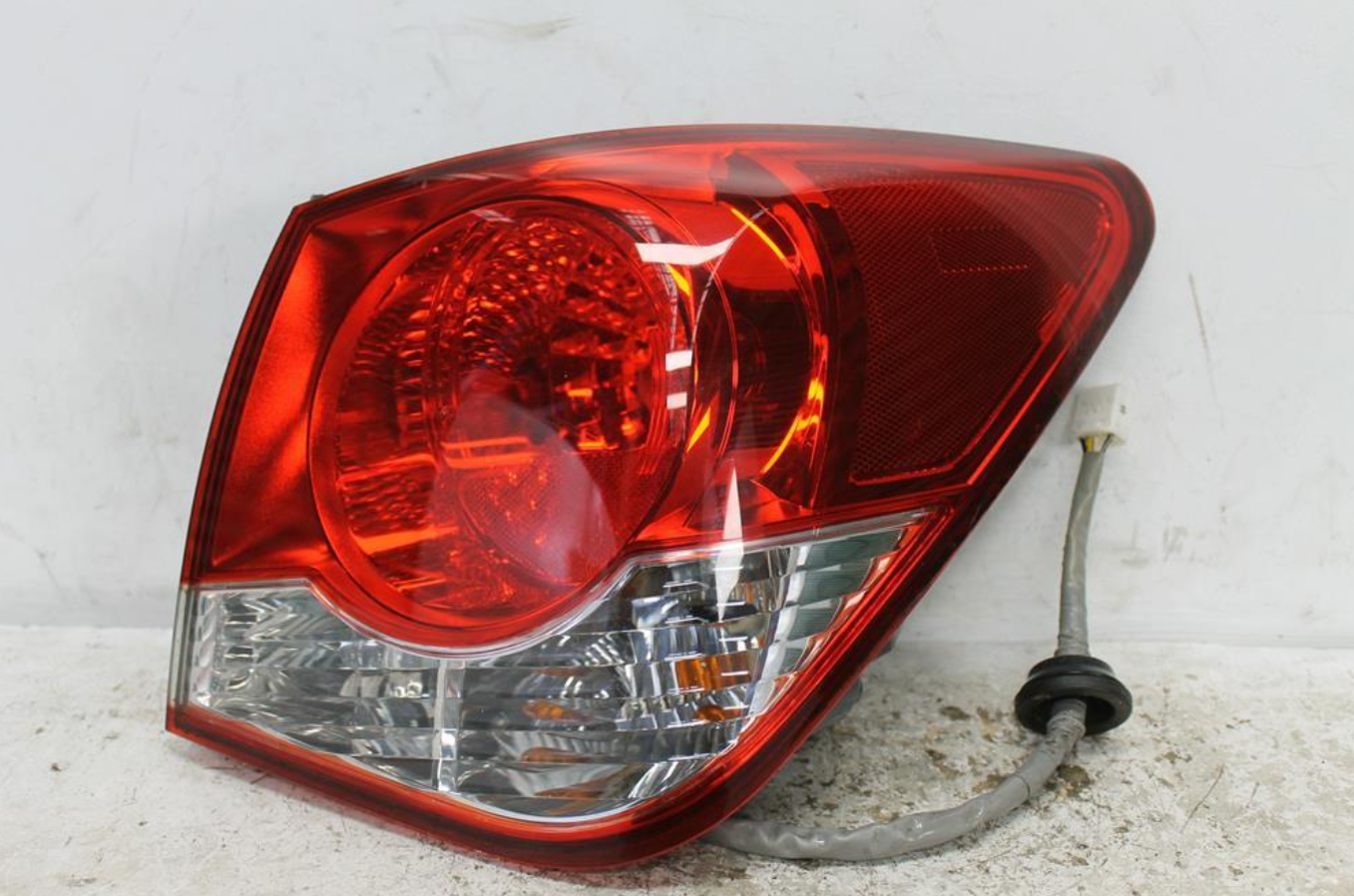 Used Holden, Cruze Right Taillight Jg/Jh Sedan 03/09 01/17 2015 – image 1 - All Good Parts