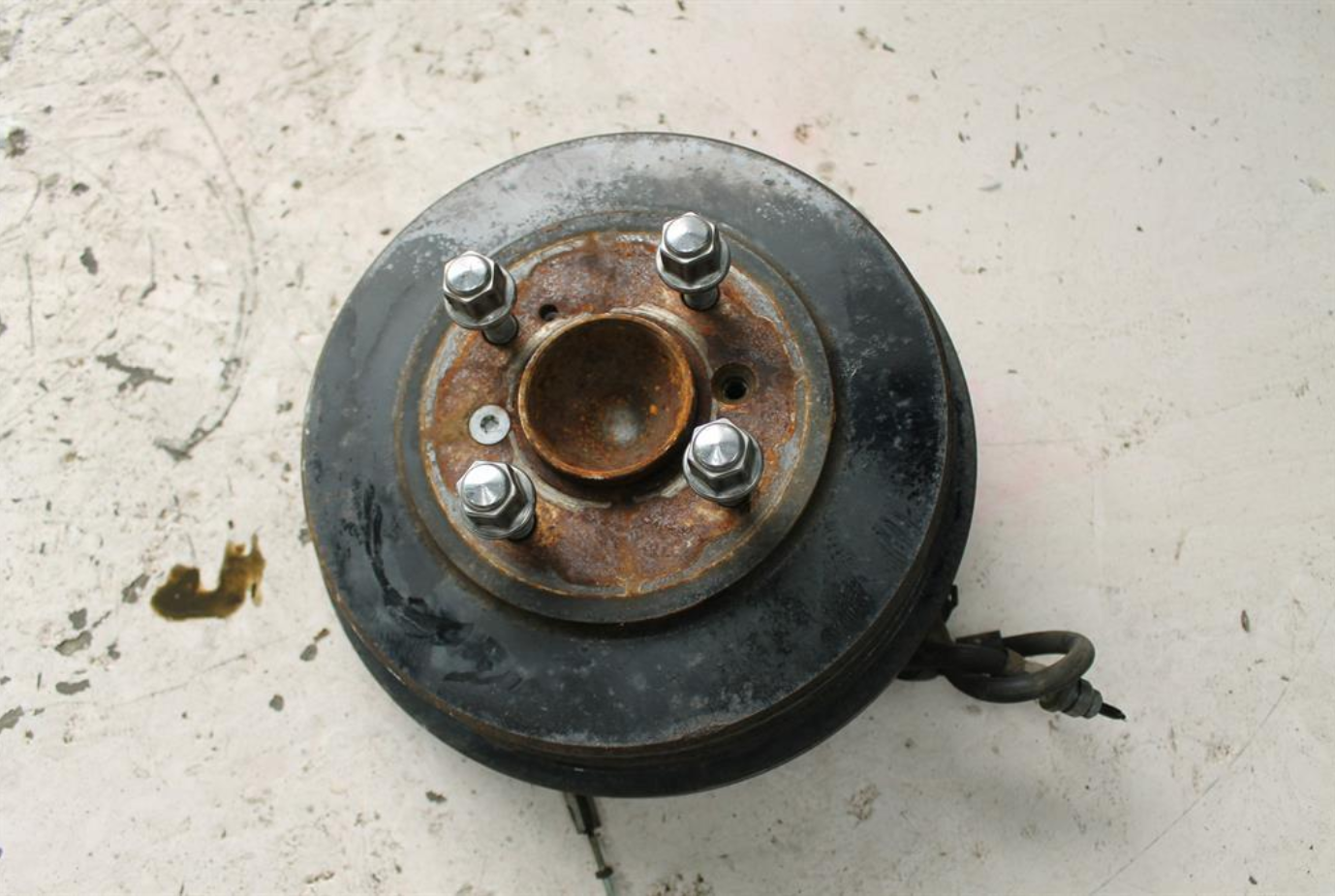 Used Ford, Ecosport Right Rear Hub Assembly Bk Bl 11/13 01/20 2013 – image 1 - All Good Parts