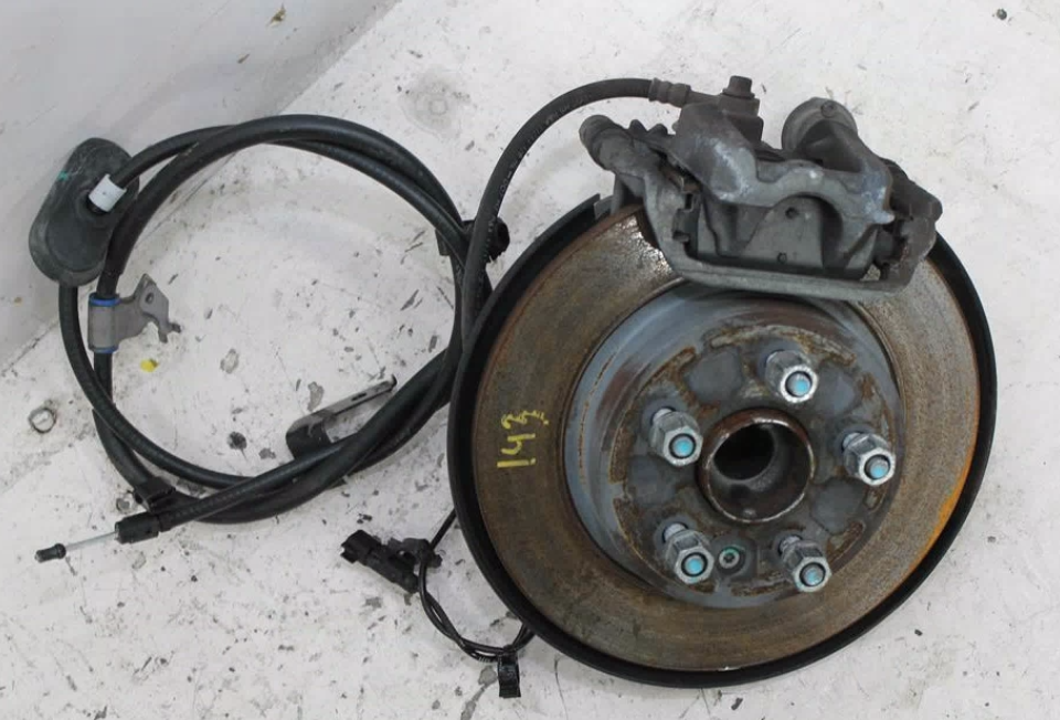 Used Holden, Cruze Left Rear Hub Assembly Jh 1.4 Petrol 105Pcd 03/11 01/17 2012 – image 1 - All Good Parts
