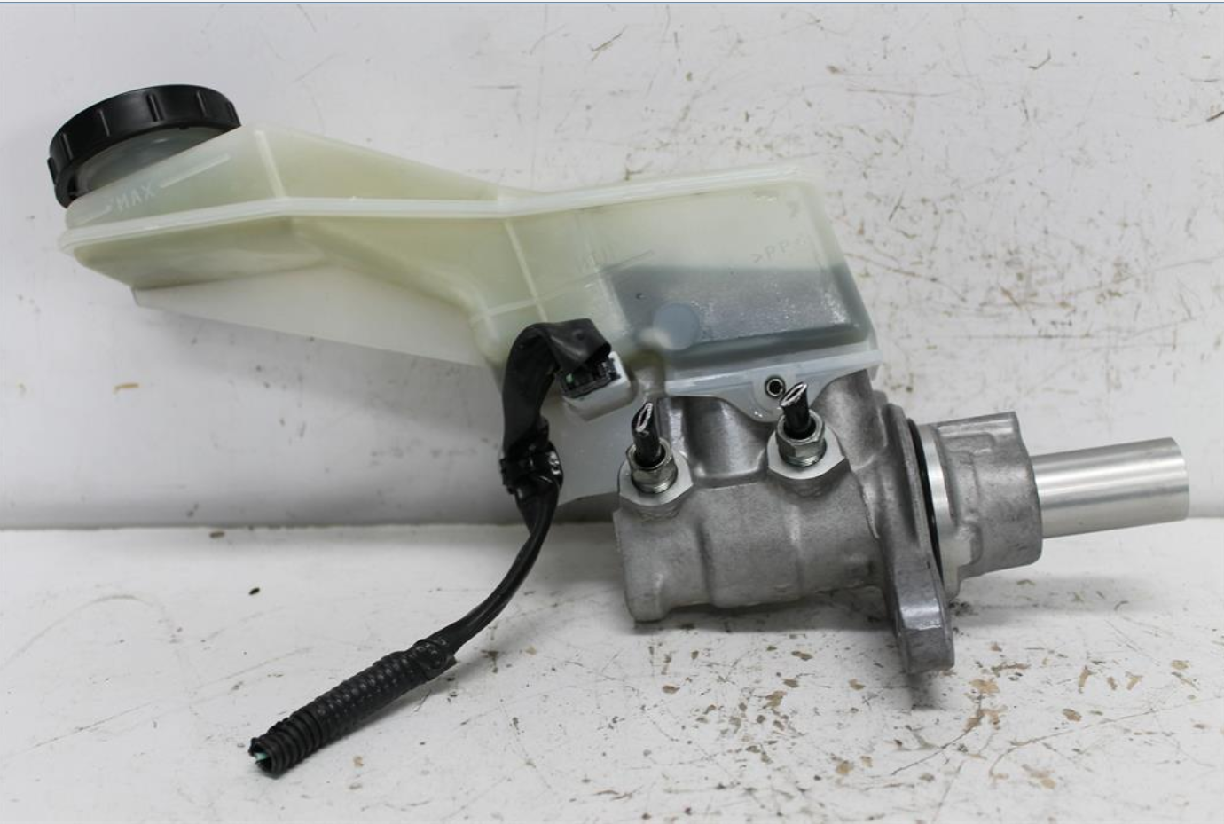 Used Nissan, Xtrail Master Cylinder T31 10/07 03/14 2011 – image 1 - All Good Parts