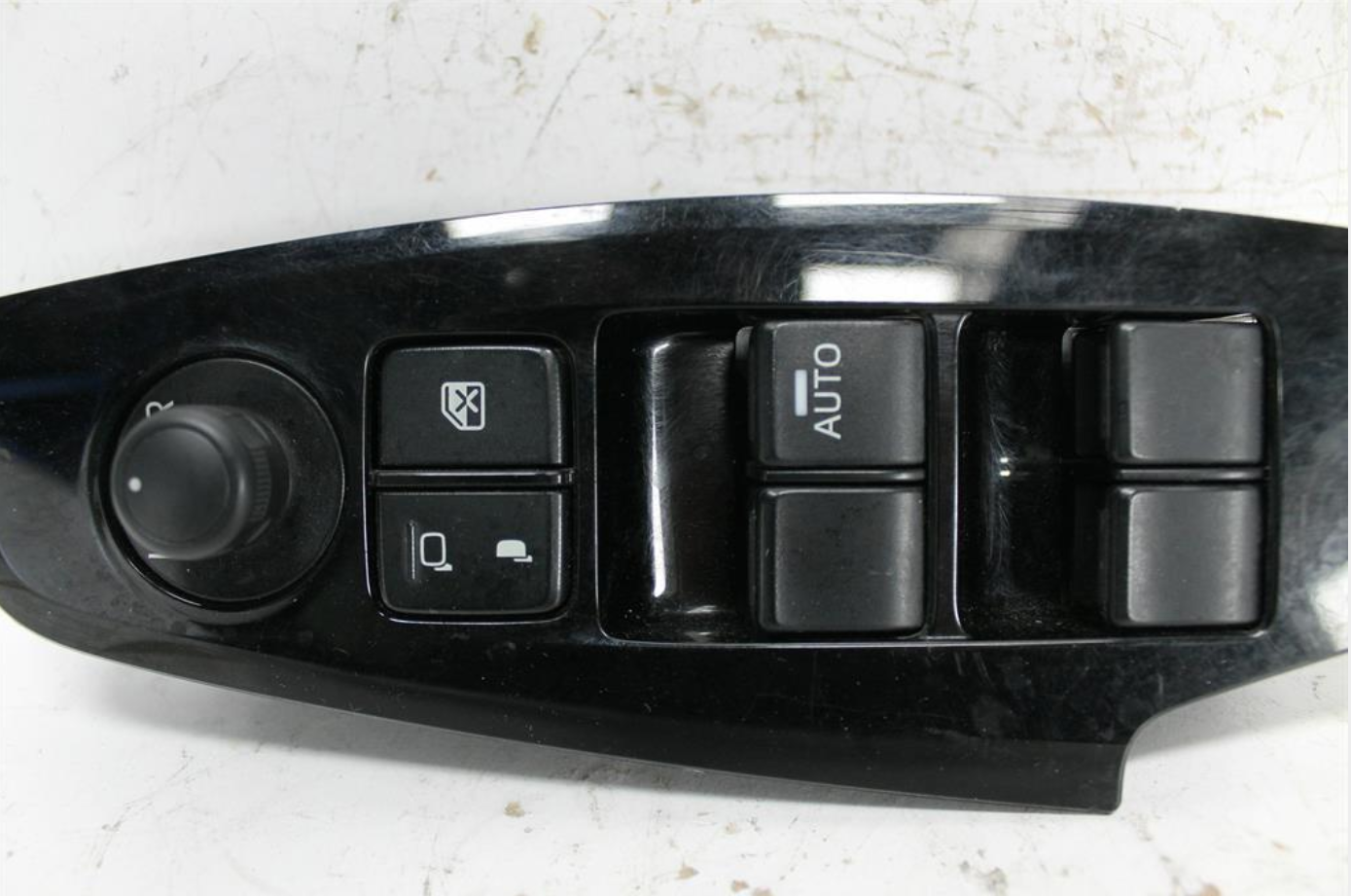 Used Mazda, 3 Power Window Switch Rh Front (Master Switch) W/ Power Fold & Auto Fold Mirror Type Bn 05/16 02/19 2016 – image 1 - All Good Parts