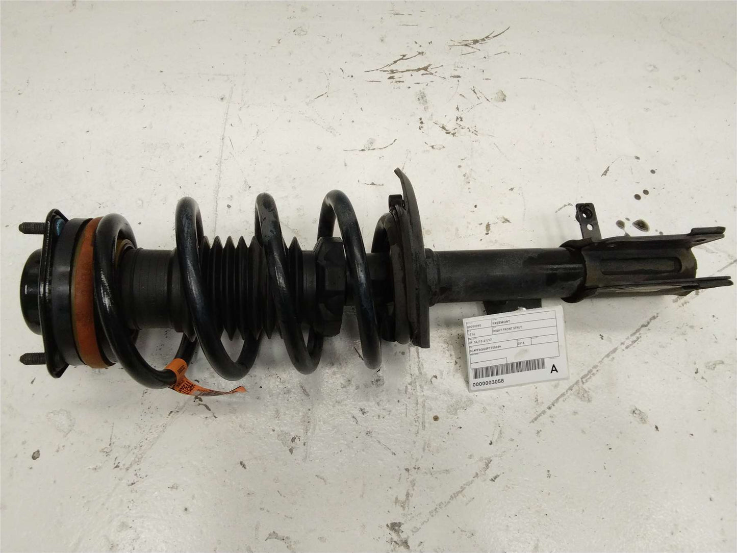 Used Fiat, Freemont Right Front Strut Jf 04/13 01/17 2015 – image 1 - All Good Parts