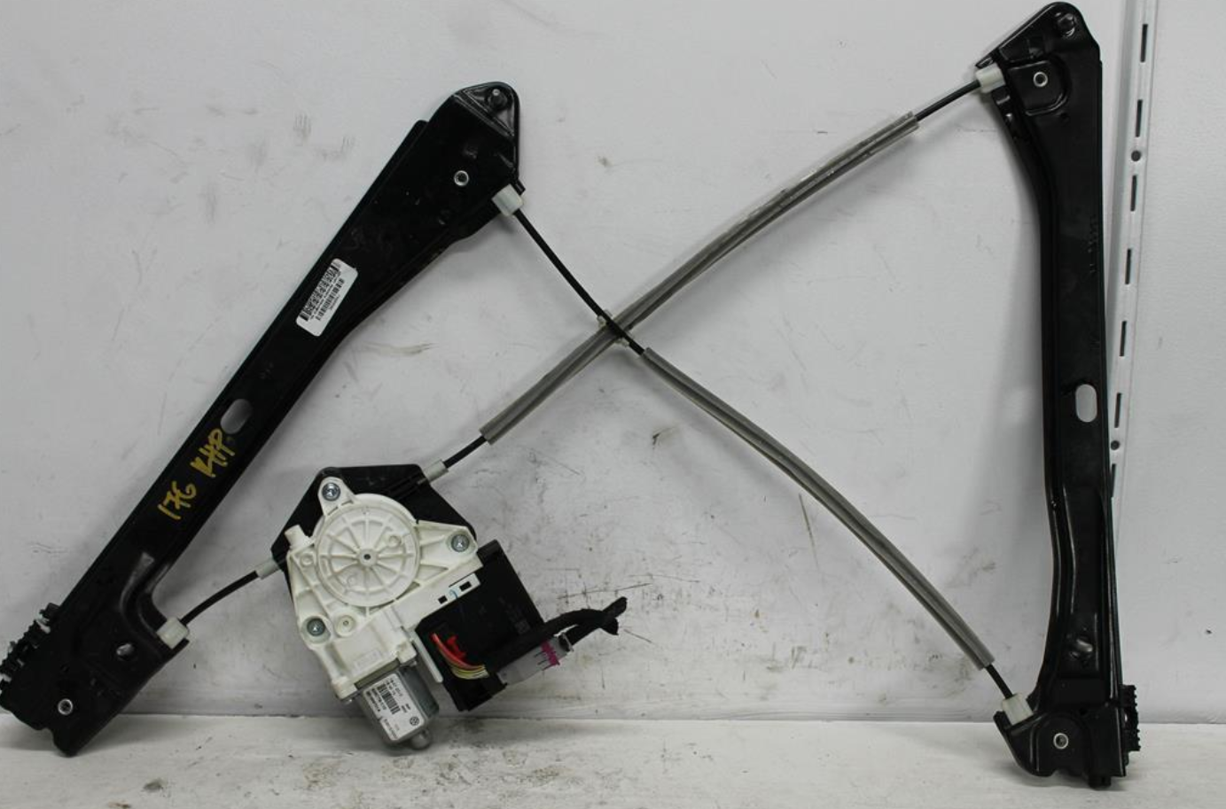 Used Volkswagen, Jetta Right Front Window Reg/Motor 1B 02/11 12/17 2013 – image 1 - All Good Parts