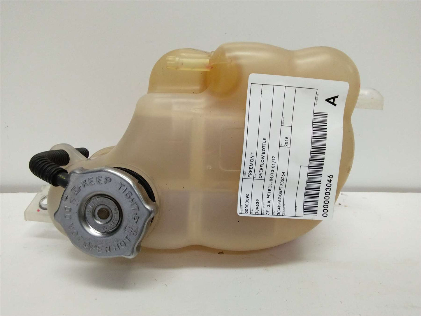 Used Fiat, Freemont Overflow Bottle Jf 3.6 Petrol 04/13 01/17 2015 – image 1 - All Good Parts