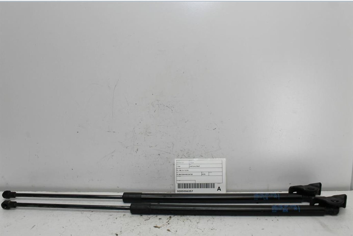 Used Holden, Trax Hatch Strut Tj 08/13 12/20 2018 – image 1 - All Good Parts