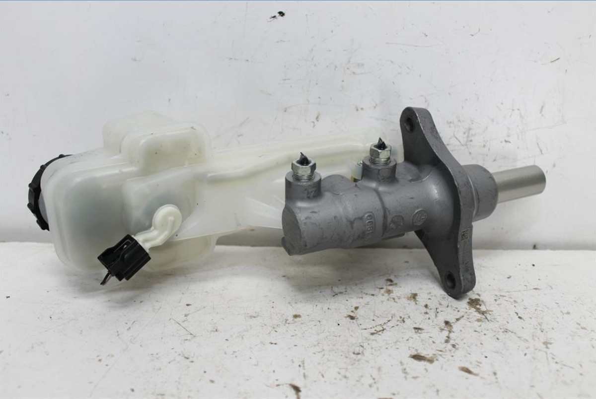 Used Mazda, 3 Master Cylinder Bn 05/16 02/19 2017 – image 1 - All Good Parts