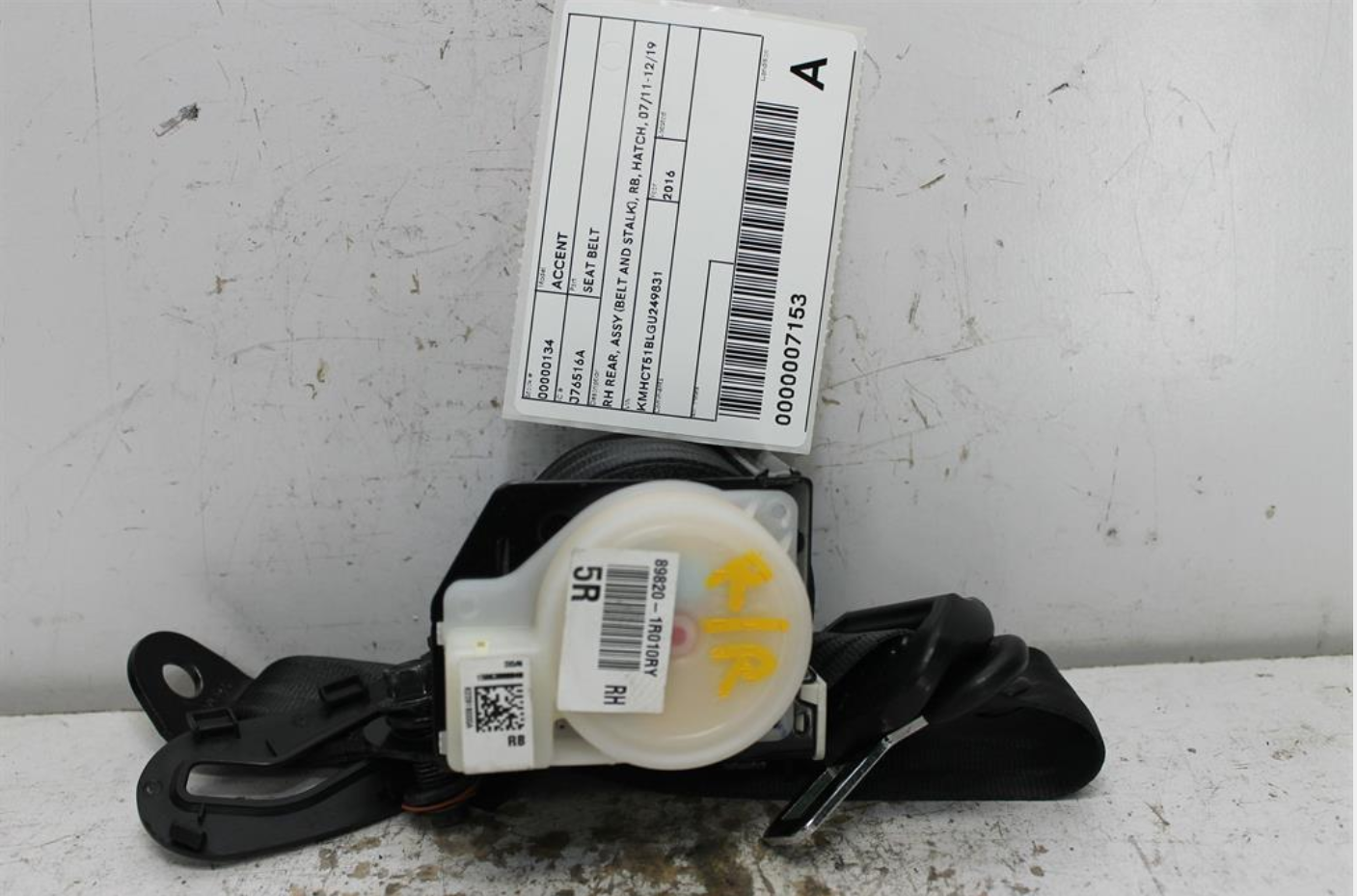 Used Hyundai, Accent Seat Belt Rh Rear Assy (Belt And Stalk) Rb Hatch 07/11 12/19 2016 – image 1 - All Good Parts
