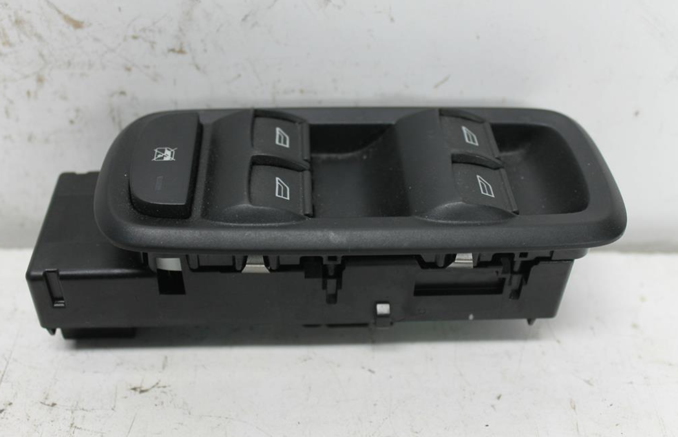 Used Ford, Ecosport Power Window Switch Rh Front (Master Switch) Bk 11/13 09/17 2017 – image 1 - All Good Parts