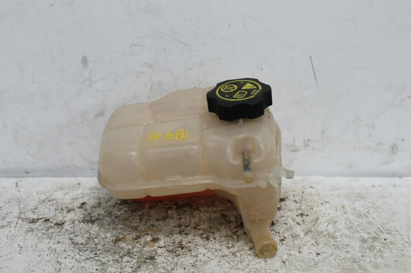 Used Holden, Cruze Overflow Bottle Jh 03/11 01/17 2015 – image 1 - All Good Parts