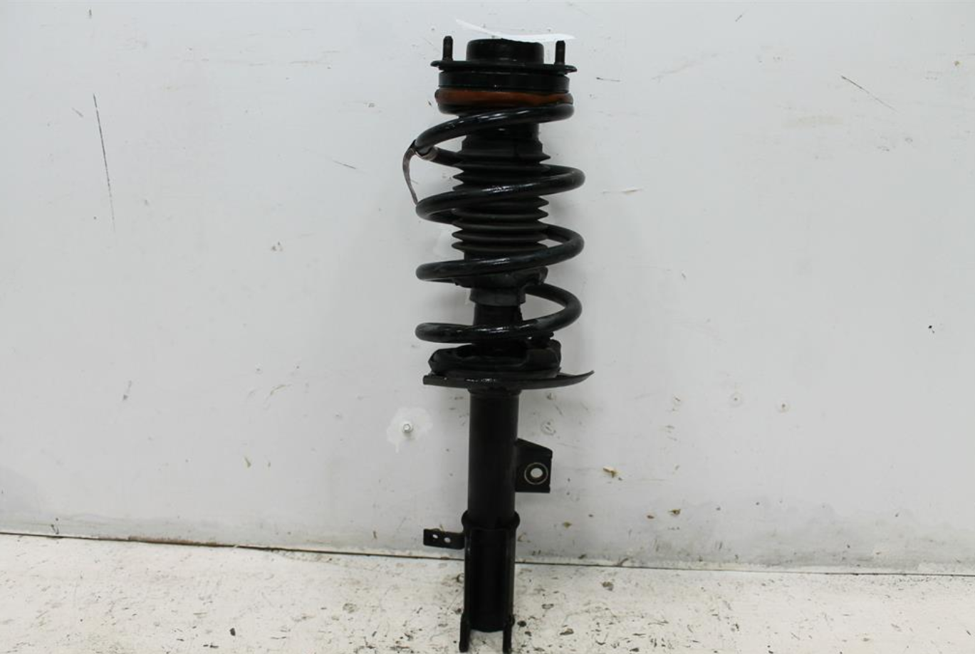 Used Dodge, Journey Left Front Strut Jc 2.7 Petrol 05/08 12/16 2010 – image 1 - All Good Parts