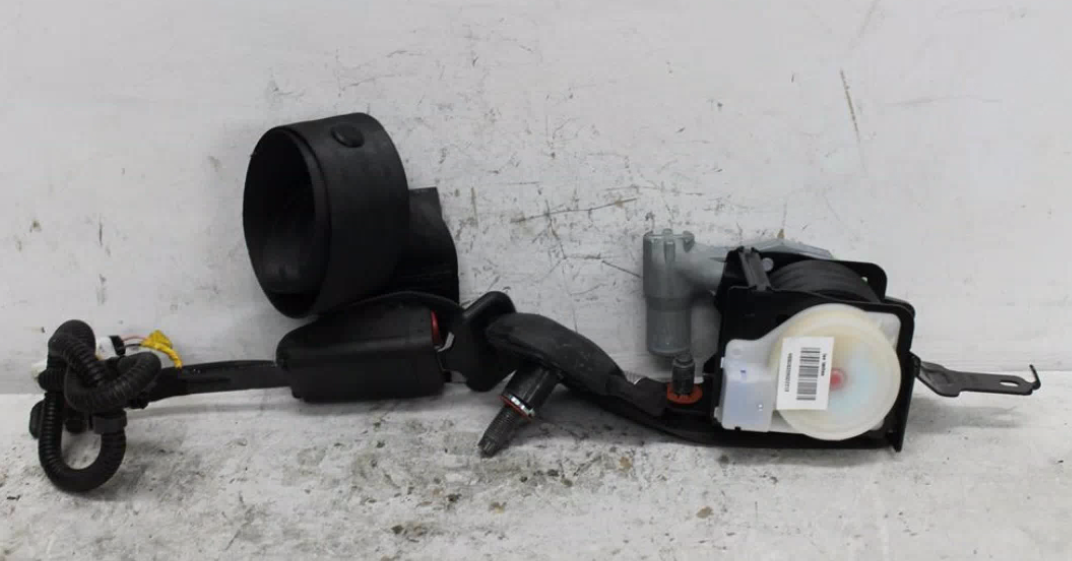 Used Hyundai, Veloster Seat Belt Lh Front Assy (Belt And Stalk) Fs 12/11 02/18 2013 – image 1 - All Good Parts