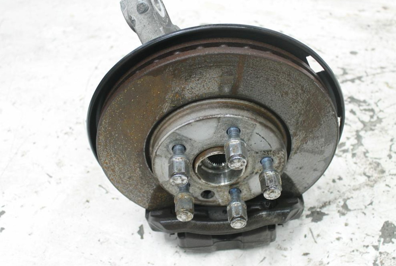 Used Holden, Cruze Left Front Hub Assembly Jh 1.4 Petrol 105Pcd 03/11 01/17 2011 – image 1 - All Good Parts