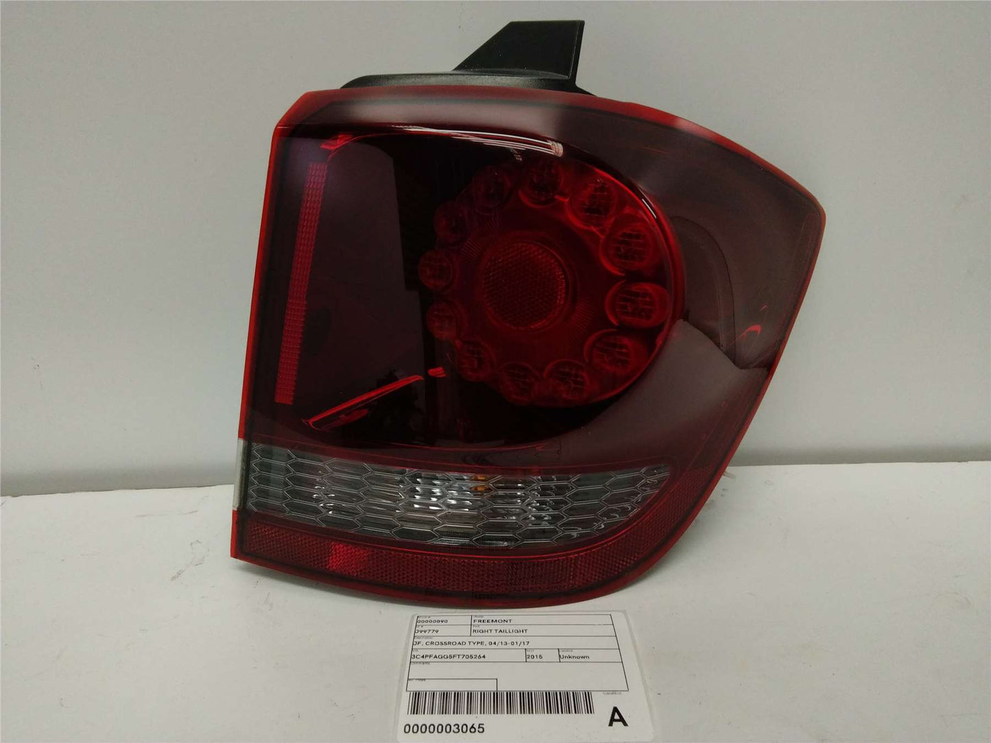 Used Fiat, Freemont Right Taillight Jf Crossroad Type 04/13 01/17 2015 – image 1 - All Good Parts