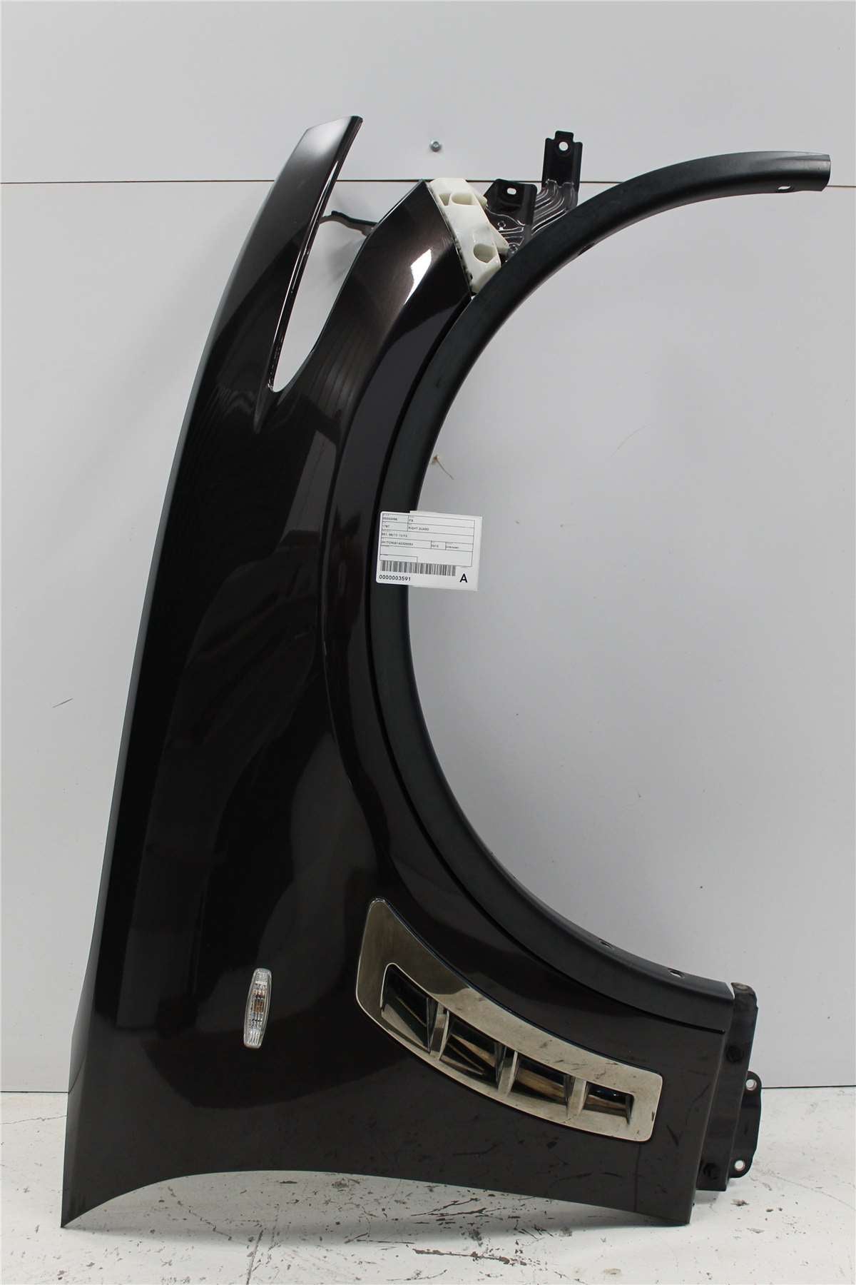 Used Infiniti, FX37 Right Guard S51 08/12 12/13 2013 – image 1 - All Good Parts