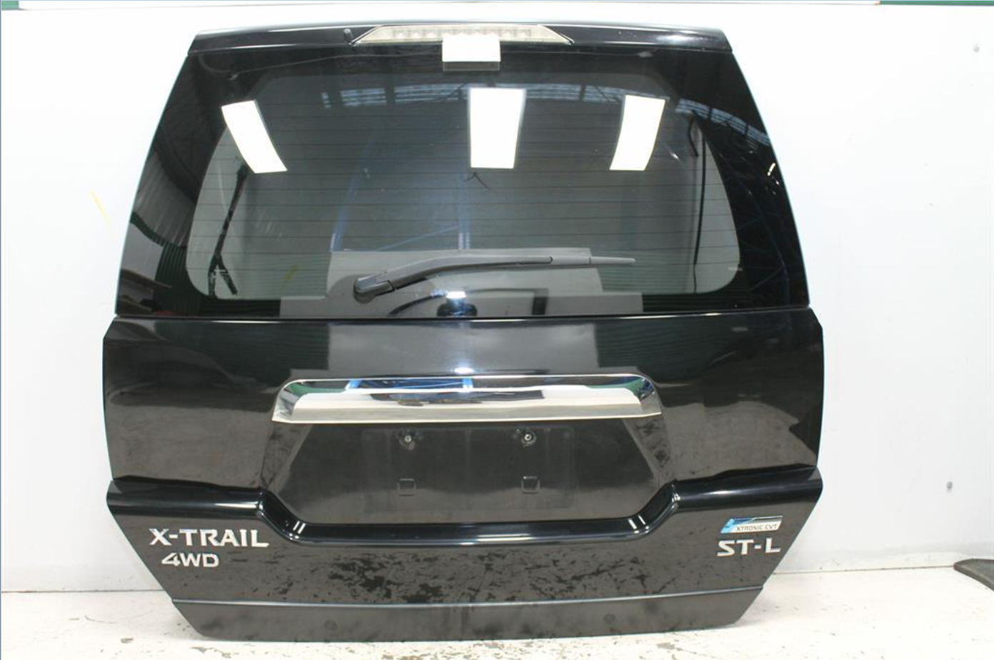 Used Nissan, Xtrail Bootlid/Tailgate Tailgate T31 Non Spoiler W/ Park Sensor In Garnish Type 09/07 12/13 2011 – image 1 - All Good Parts