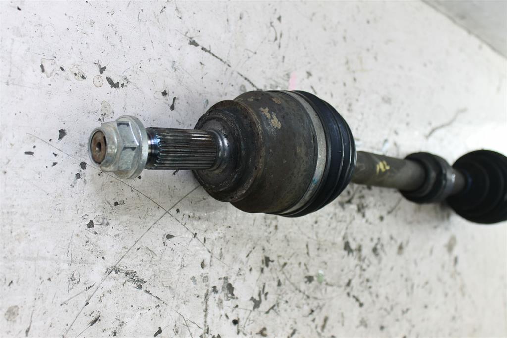 Used Mitsubishi, Outlander Left Driveshaft Front Diesel 2.2 Zj Zl 10/12 07/21 2014 – image 1 - All Good Parts