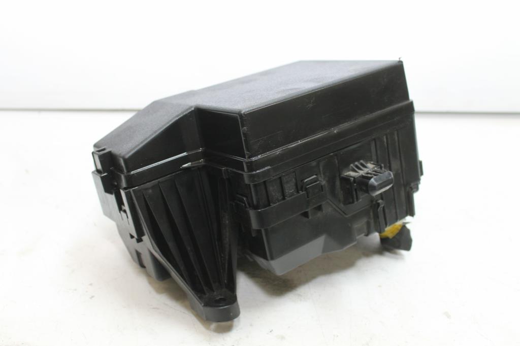 Used Mitsubishi, Triton Fuse Box Diesel 2.4 Auto Mr 11/18 10/23 2021 – image 1 - All Good Parts