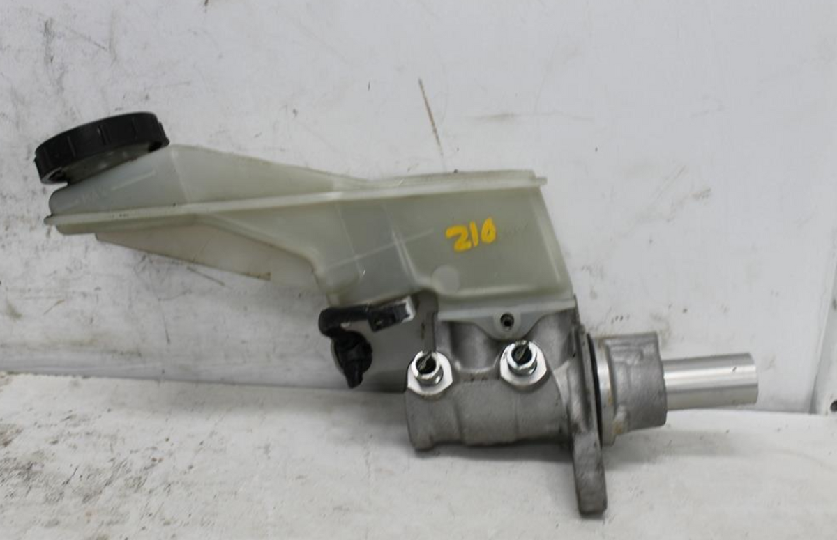 Used Renault, Koleos Master Cylinder H45 11/11 08/13 2012 – image 1 - All Good Parts
